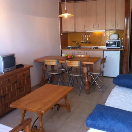 Apartment Vista Bahia 23 - En Primera Linea De Mar A Pocos Metros Del Centro De Con Aparcamiento. - Es-228-183 Empuriabrava